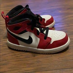 Boys toddler Jordan retro high size 8
